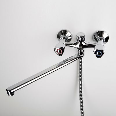 Amper 2902L Смеситель для ванны с длинным изливом фото 2